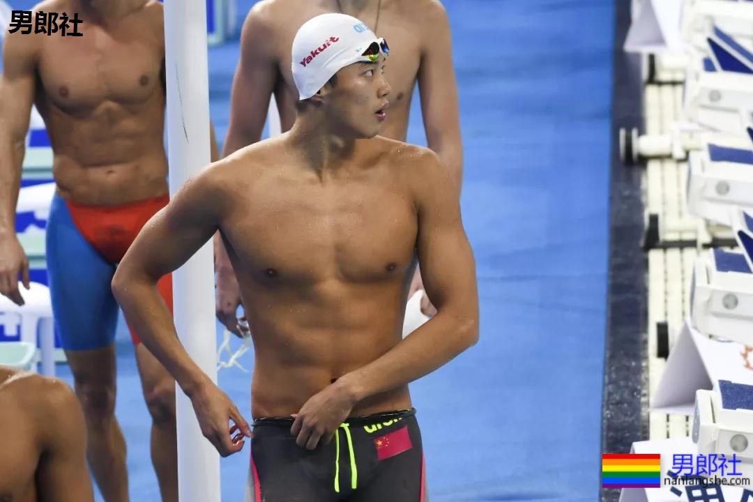 游泳队汪顺训练照惹尖叫，192腹肌公狗腰好身材，太馋了! - 51虹马