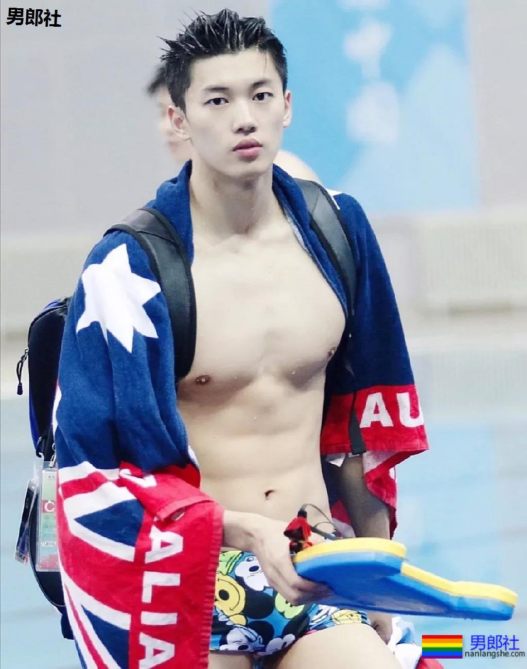 游泳队汪顺训练照惹尖叫，192腹肌公狗腰好身材，太馋了! - 51虹马