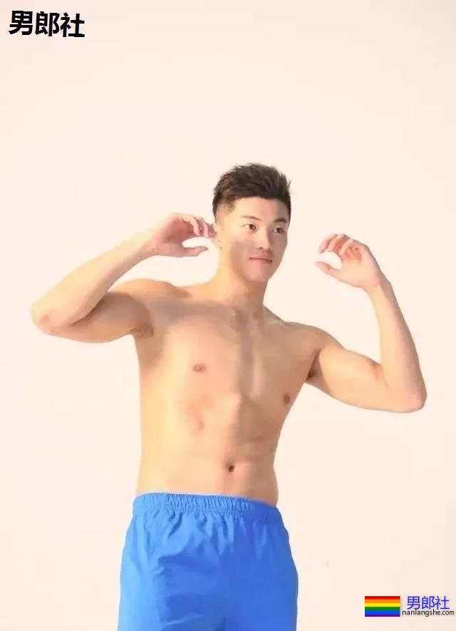 游泳队汪顺训练照惹尖叫，192腹肌公狗腰好身材，太馋了! - 51虹马