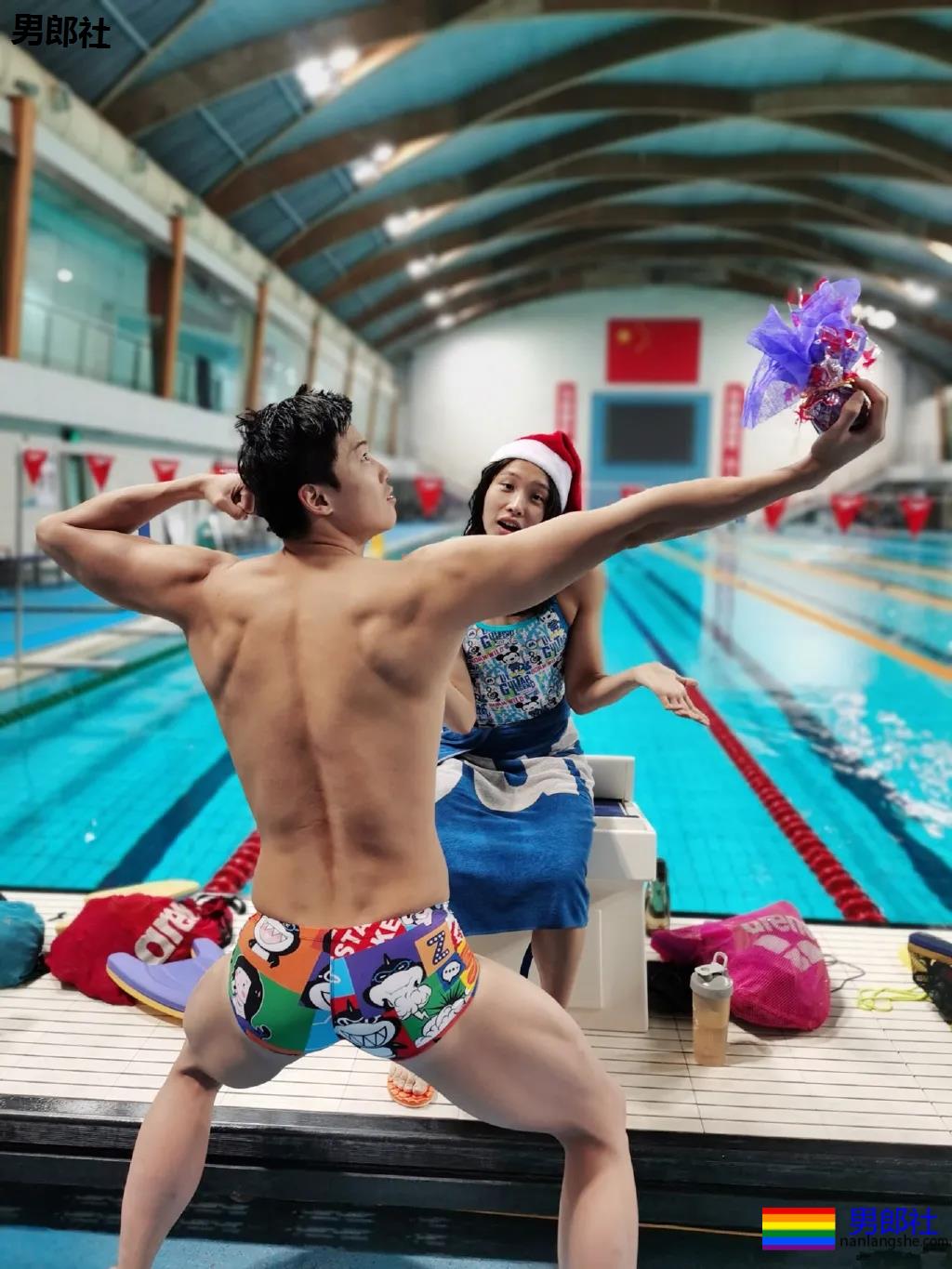 游泳队汪顺训练照惹尖叫，192腹肌公狗腰好身材，太馋了! - 51虹马