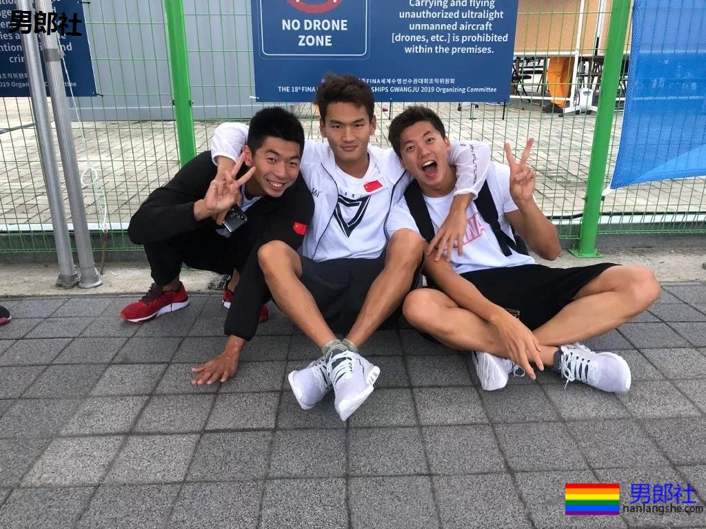 游泳队汪顺训练照惹尖叫，192腹肌公狗腰好身材，太馋了! - 51虹马