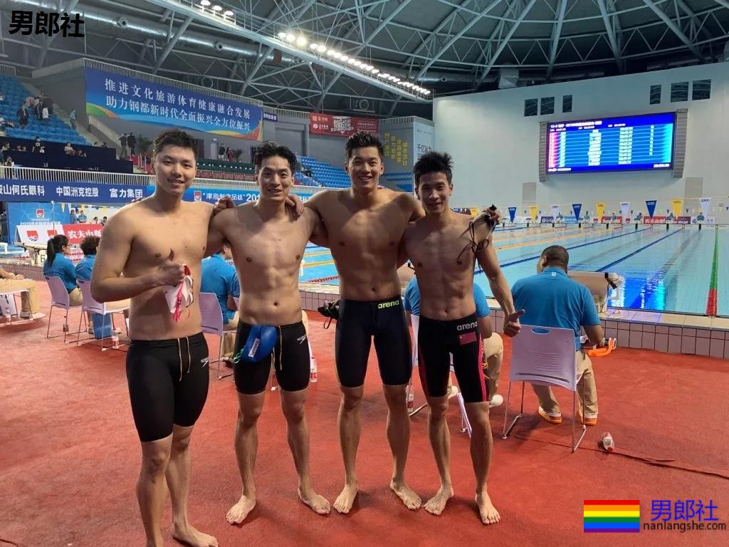 游泳队汪顺训练照惹尖叫，192腹肌公狗腰好身材，太馋了! - 51虹马