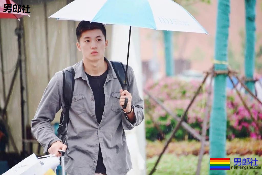 游泳队汪顺训练照惹尖叫，192腹肌公狗腰好身材，太馋了! - 51虹马