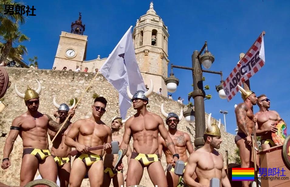 国内现在那么好为什么不回国?因为我是GAY! - 51虹马 国内现在那么好为什么不回国?因为我是GAY! - 51虹马