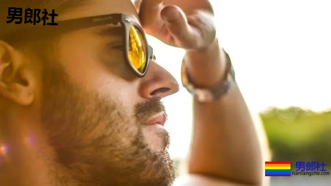 国内现在那么好为什么不回国?因为我是GAY! - 51虹马 国内现在那么好为什么不回国?因为我是GAY! - 51虹马