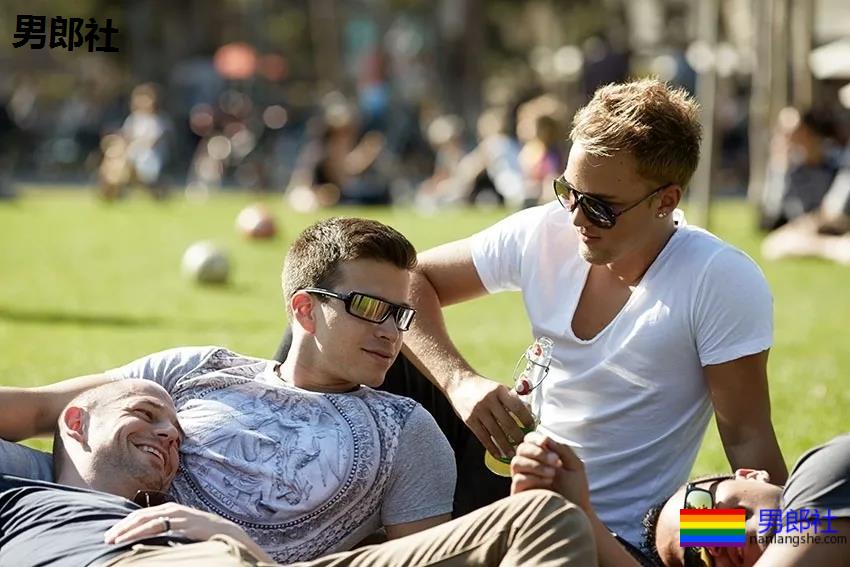 国内现在那么好为什么不回国?因为我是GAY! - 51虹马 国内现在那么好为什么不回国?因为我是GAY! - 51虹马