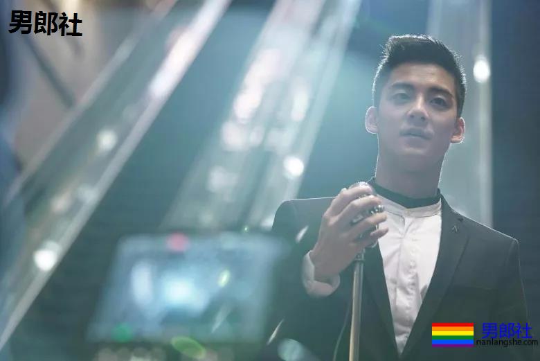 42寸胸肌+前泳队健将持身,又一新人男星被导演力捧! - 51虹马 42寸胸肌+前泳队健将持身,又一新人男星被导演力捧! - 51虹马