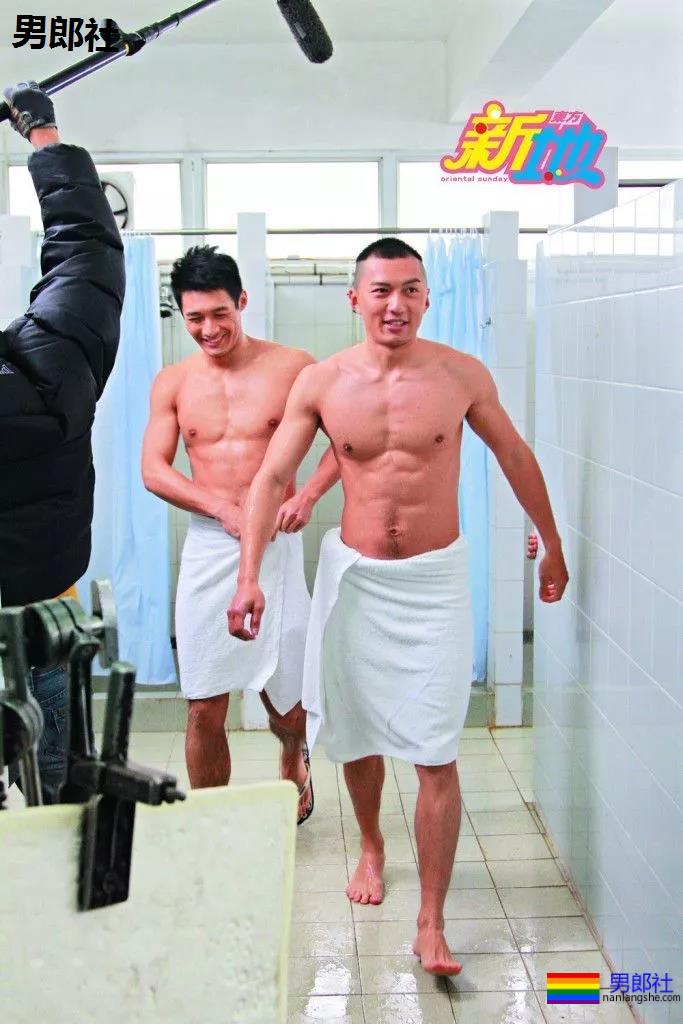 42寸胸肌+前泳队健将持身,又一新人男星被导演力捧! - 51虹马 42寸胸肌+前泳队健将持身,又一新人男星被导演力捧! - 51虹马