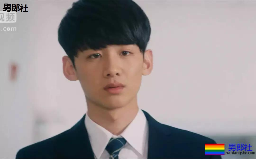 白敬亭说自己不是帅哥，上热搜了！ - 51虹马