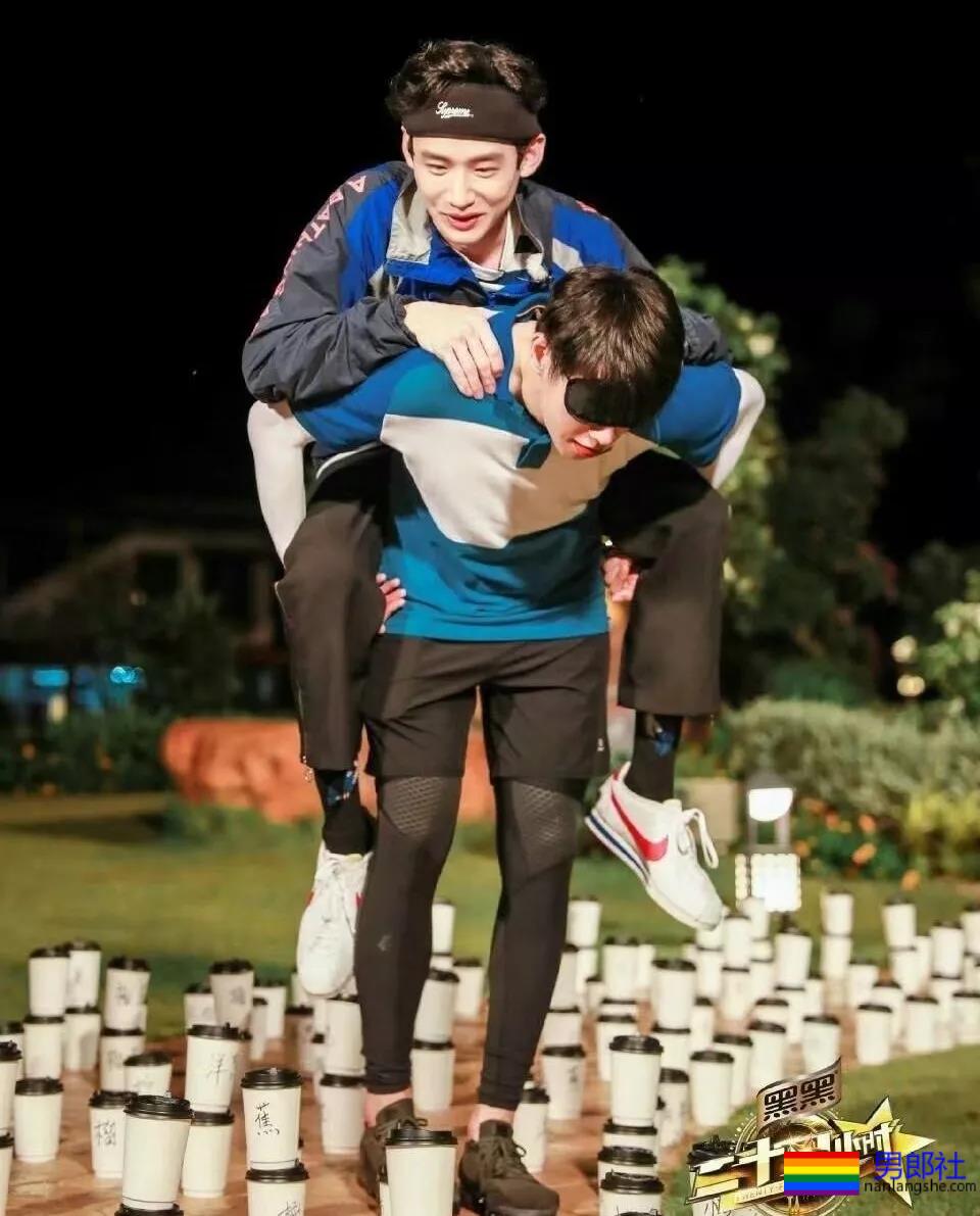 白敬亭说自己不是帅哥，上热搜了！ - 51虹马