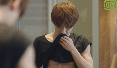 白敬亭说自己不是帅哥，上热搜了！ - 51虹马