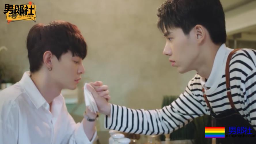 校草攻x内向受；年下攻太可了！ - 51虹马