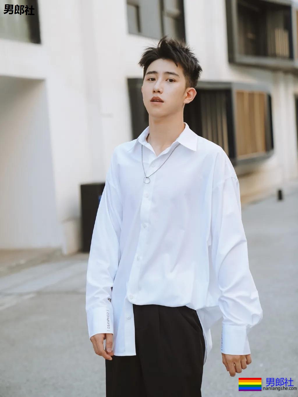 白衬衫小奶狗少年感十足,我想再来一次初恋!-51虹马