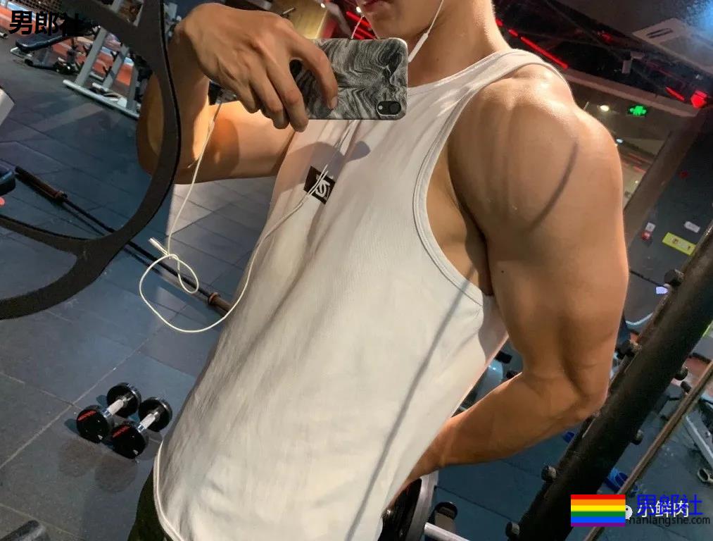 99年高鼻梁上海体院运动小哥,这体能也太强了吧! - 51虹马 99年高鼻梁上海体院运动小哥,这体能也太强了吧! - 51虹马