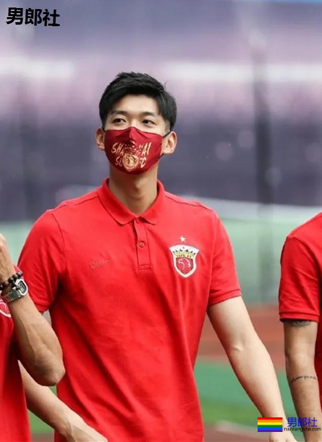 192超帅足球运动员，长腿腹肌满身荷尔蒙，颜1也太A了！-51虹马