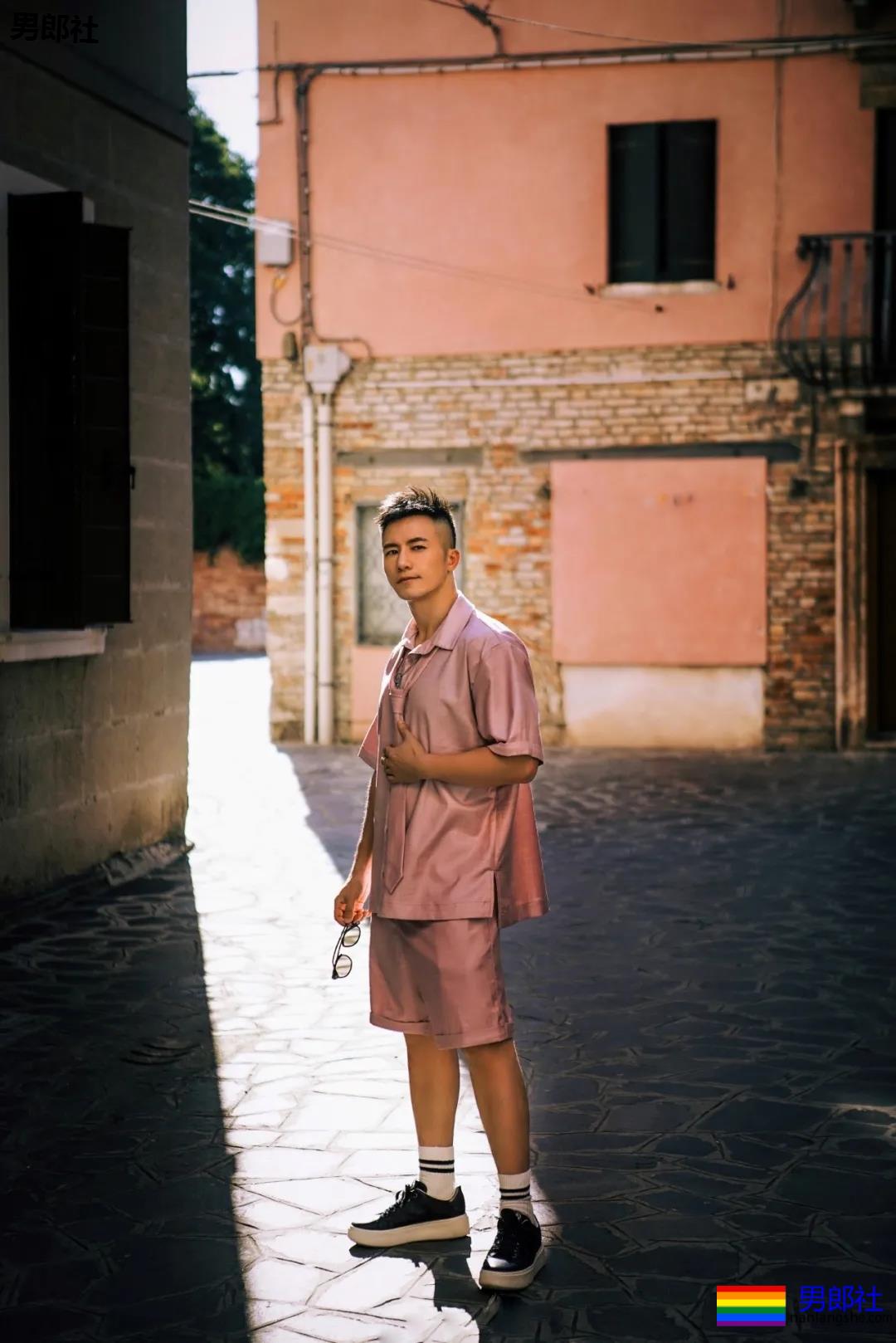 被称为gay圈网红鼻祖的毛毛迅,如今还好吗?|独家对话 - 51虹马 被称为gay圈网红鼻祖的毛毛迅,如今还好吗?|独家对话 - 51虹马