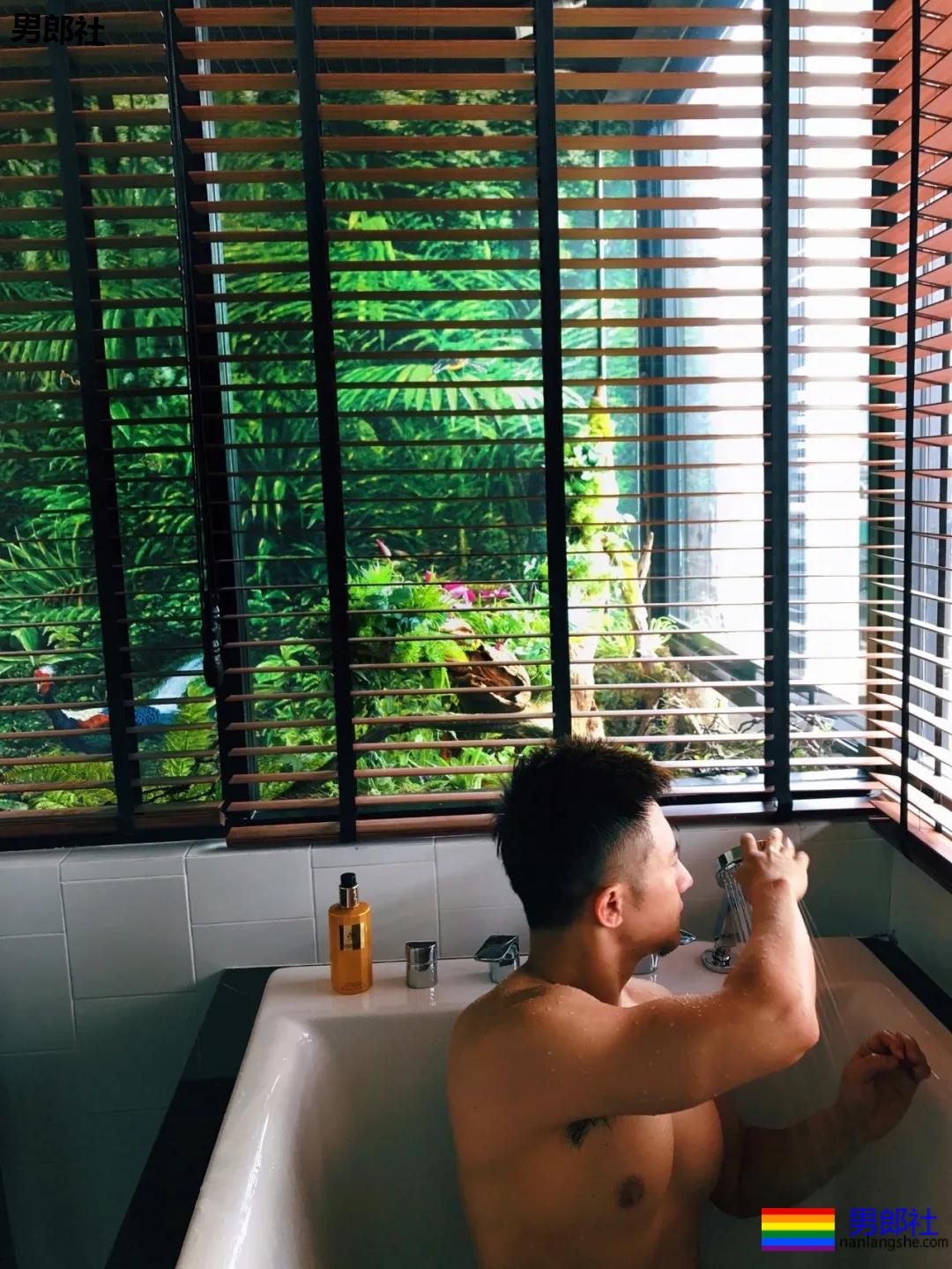 被称为gay圈网红鼻祖的毛毛迅,如今还好吗?|独家对话 - 51虹马 被称为gay圈网红鼻祖的毛毛迅,如今还好吗?|独家对话 - 51虹马