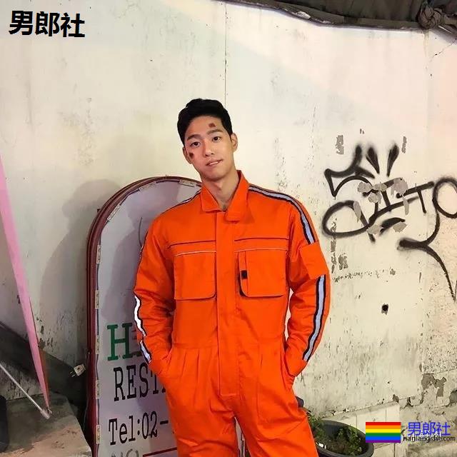 单眼皮正装小奶狗引网友舔屏，他到底是消防员还是空少啊？ - 51虹马