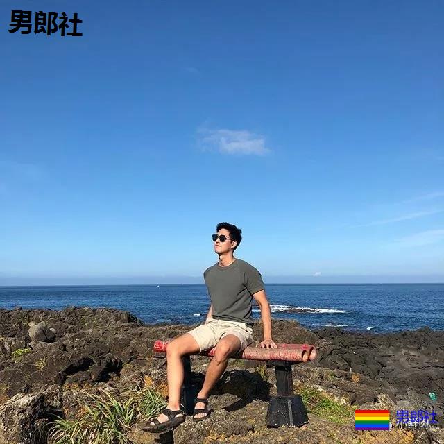 单眼皮正装小奶狗引网友舔屏，他到底是消防员还是空少啊？ - 51虹马