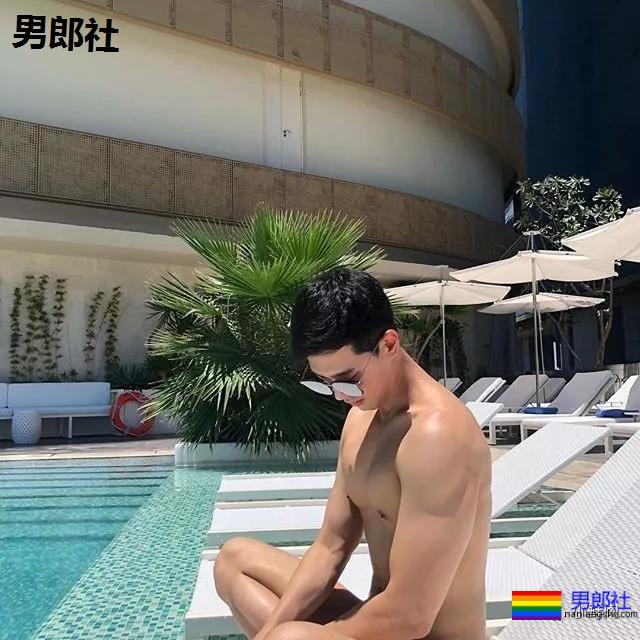 单眼皮正装小奶狗引网友舔屏，他到底是消防员还是空少啊？ - 51虹马