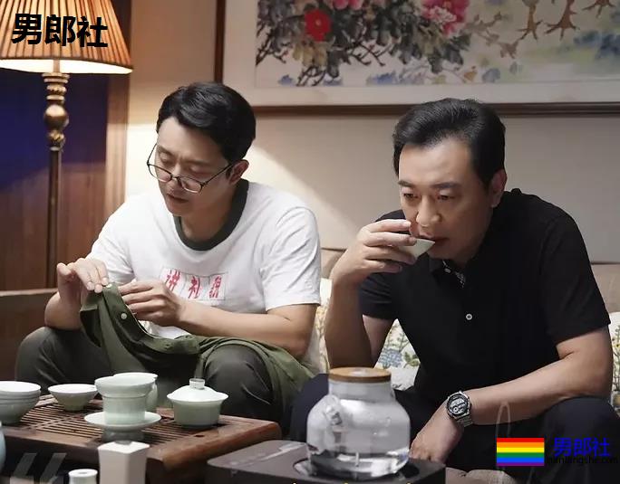 人鬼情缘，两帅哥互生好感！ - 51虹马