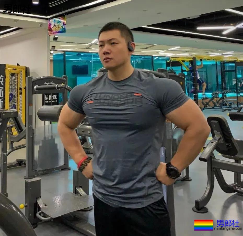 山东健身教练因肌肉太大而遭嫌弃,网友:想要这个男朋友! - 51虹马 山东健身教练因肌肉太大而遭嫌弃,网友:想要这个男朋友! - 51虹马