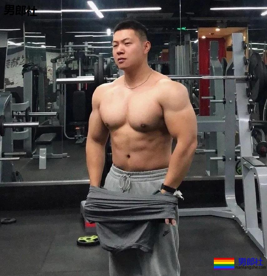 山东健身教练因肌肉太大而遭嫌弃,网友:想要这个男朋友! - 51虹马 山东健身教练因肌肉太大而遭嫌弃,网友:想要这个男朋友! - 51虹马