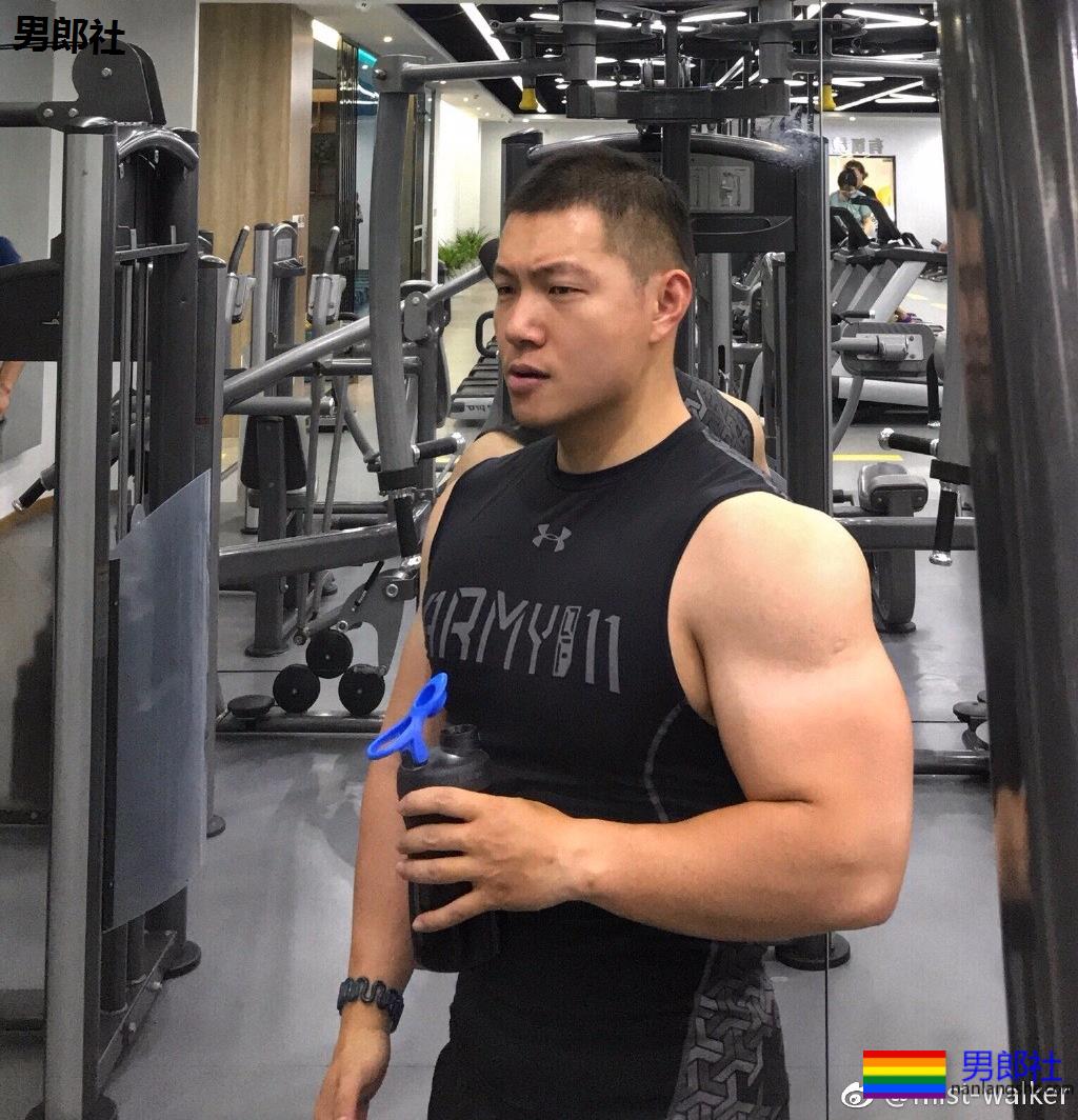 山东健身教练因肌肉太大而遭嫌弃,网友:想要这个男朋友! - 51虹马 山东健身教练因肌肉太大而遭嫌弃,网友:想要这个男朋友! - 51虹马