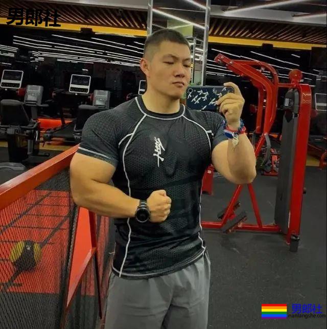 山东健身教练因肌肉太大而遭嫌弃,网友:想要这个男朋友! - 51虹马 山东健身教练因肌肉太大而遭嫌弃,网友:想要这个男朋友! - 51虹马