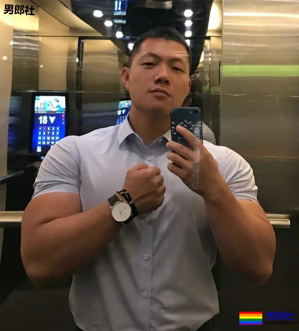 山东健身教练因肌肉太大而遭嫌弃,网友:想要这个男朋友! - 51虹马 山东健身教练因肌肉太大而遭嫌弃,网友:想要这个男朋友! - 51虹马