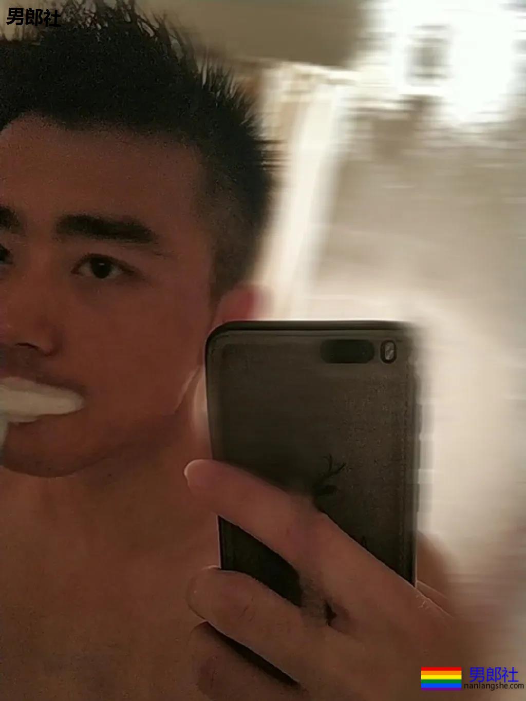 拍帅哥被发现了哈哈哈！-51虹马