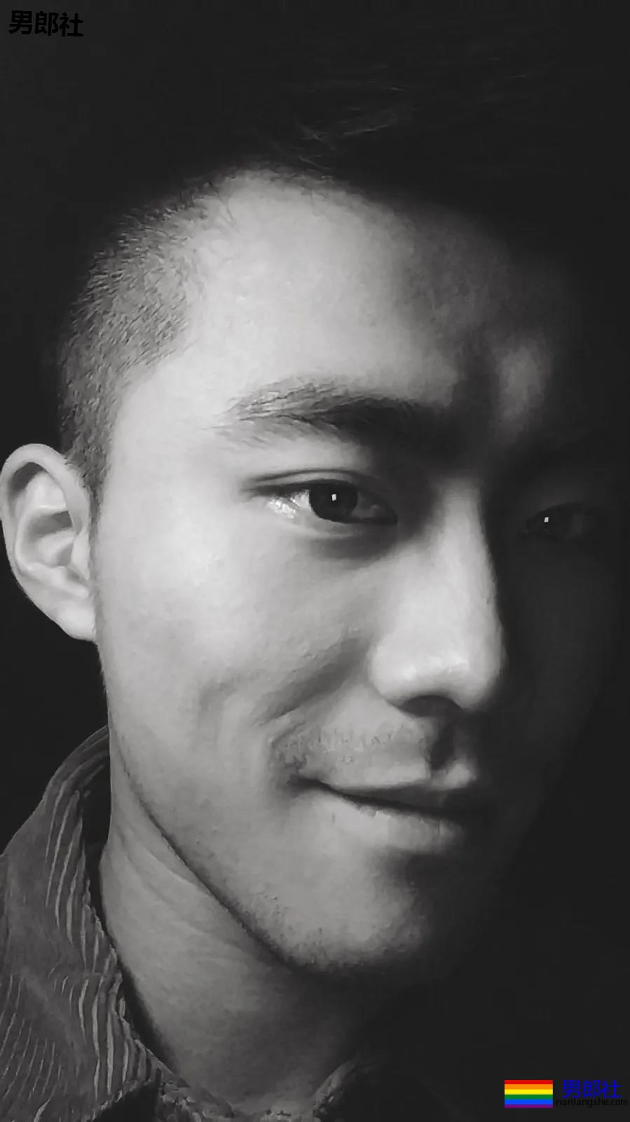 拍帅哥被发现了哈哈哈！ - 51虹马