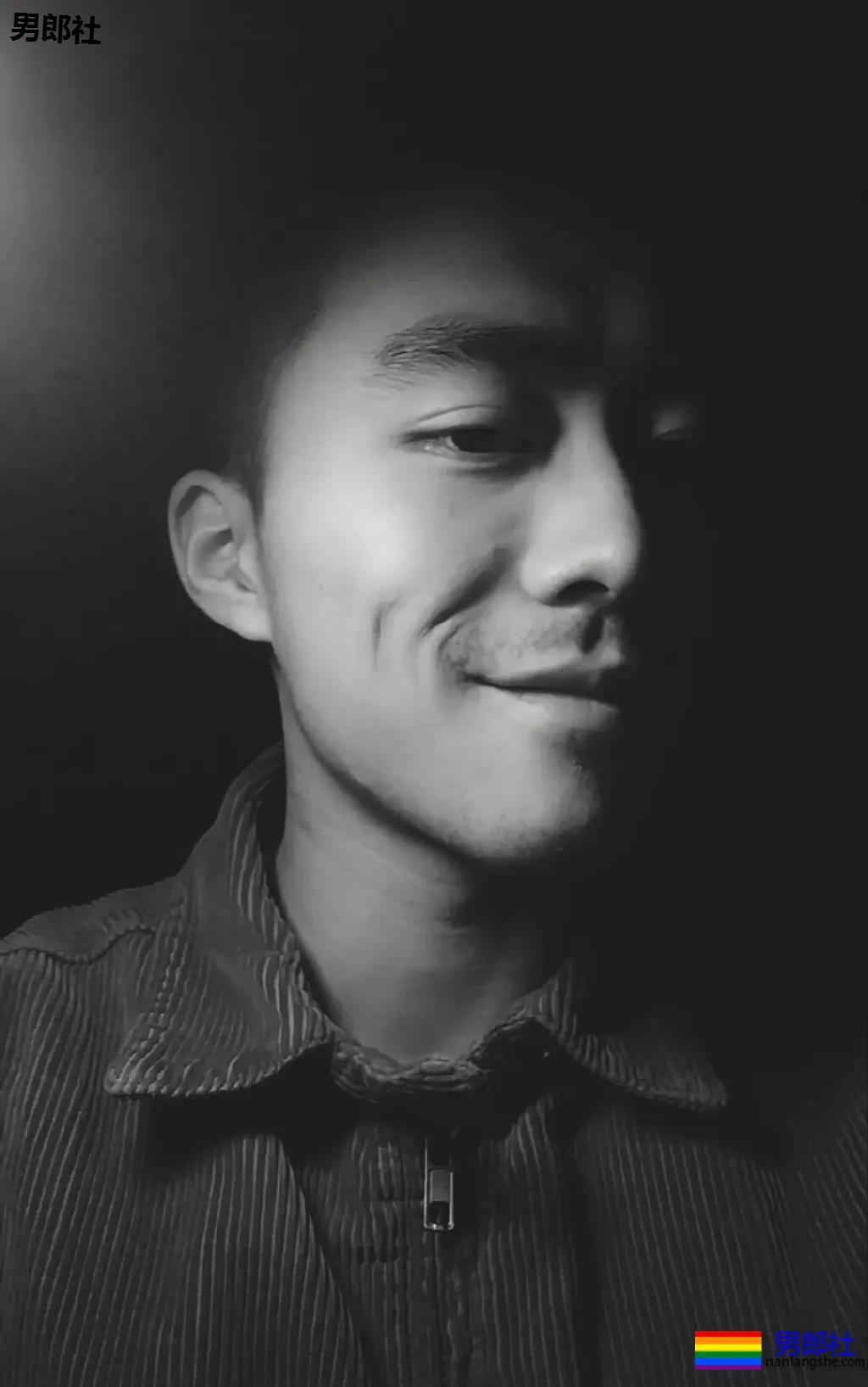 拍帅哥被发现了哈哈哈！ - 51虹马