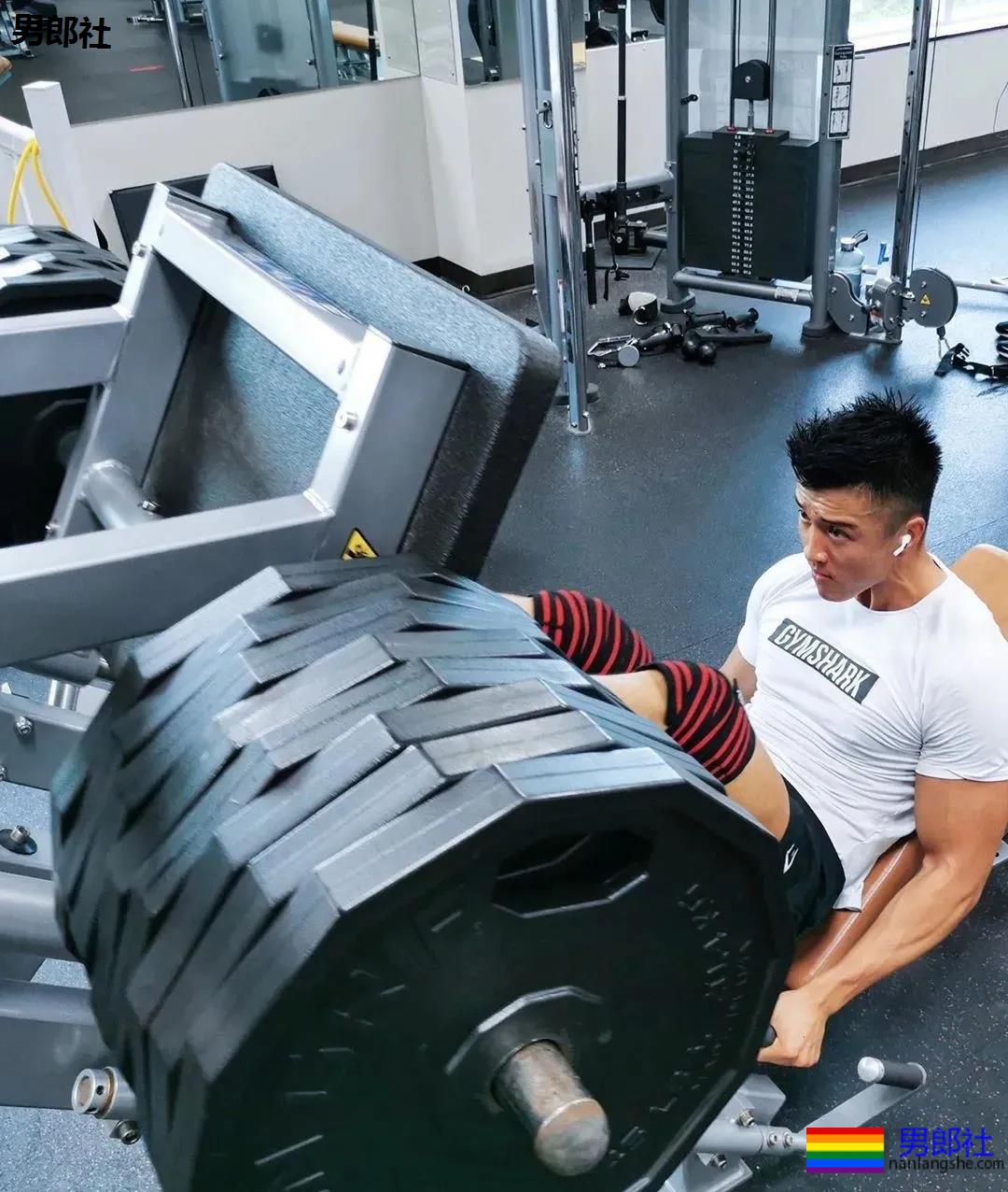 195cm东北高壮男孩分享他的健身经。 - 51虹马 195cm东北高壮男孩分享他的健身经。 - 51虹马