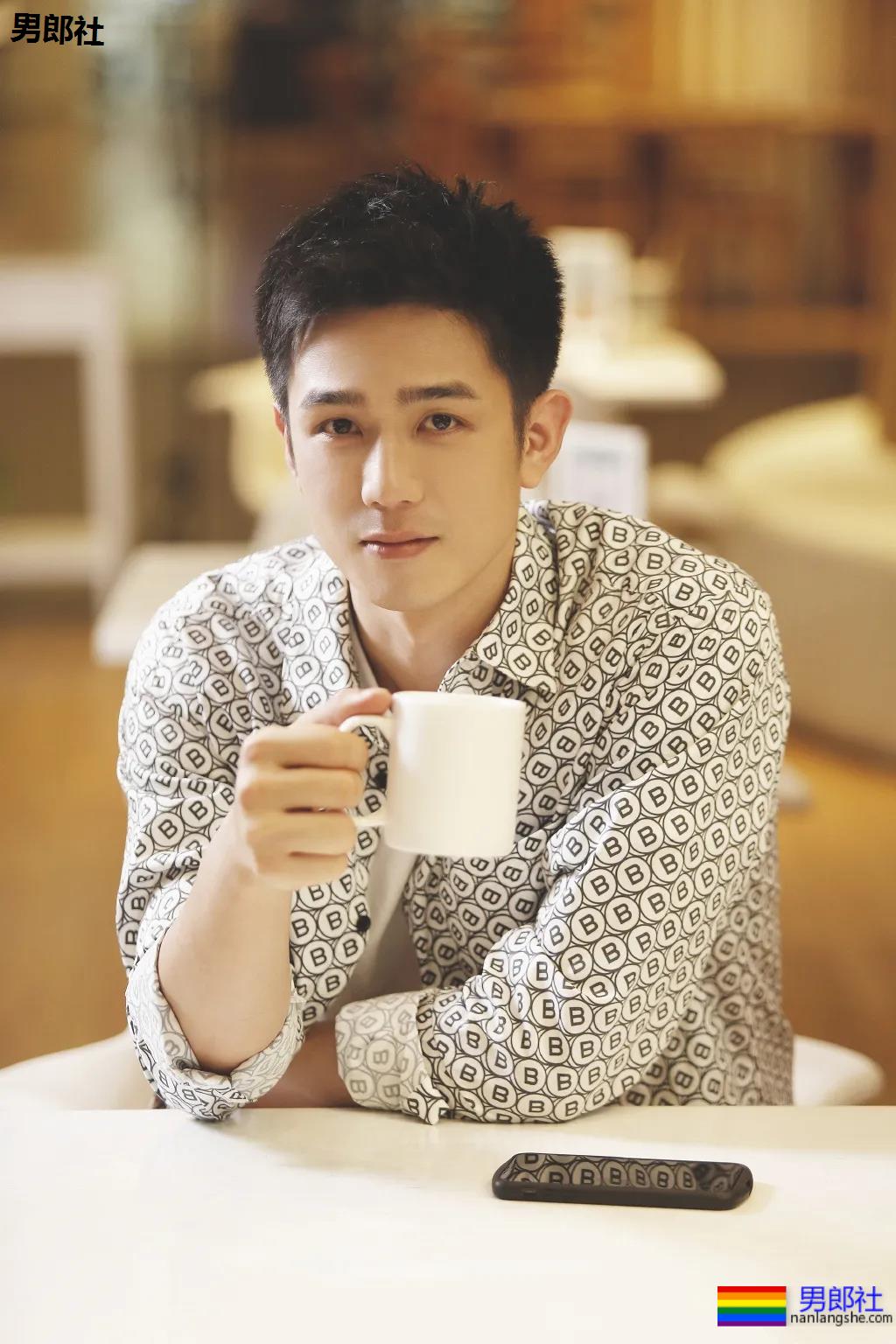 会做饭的阳光小哥哥，居家必备型男友！ - 51虹马