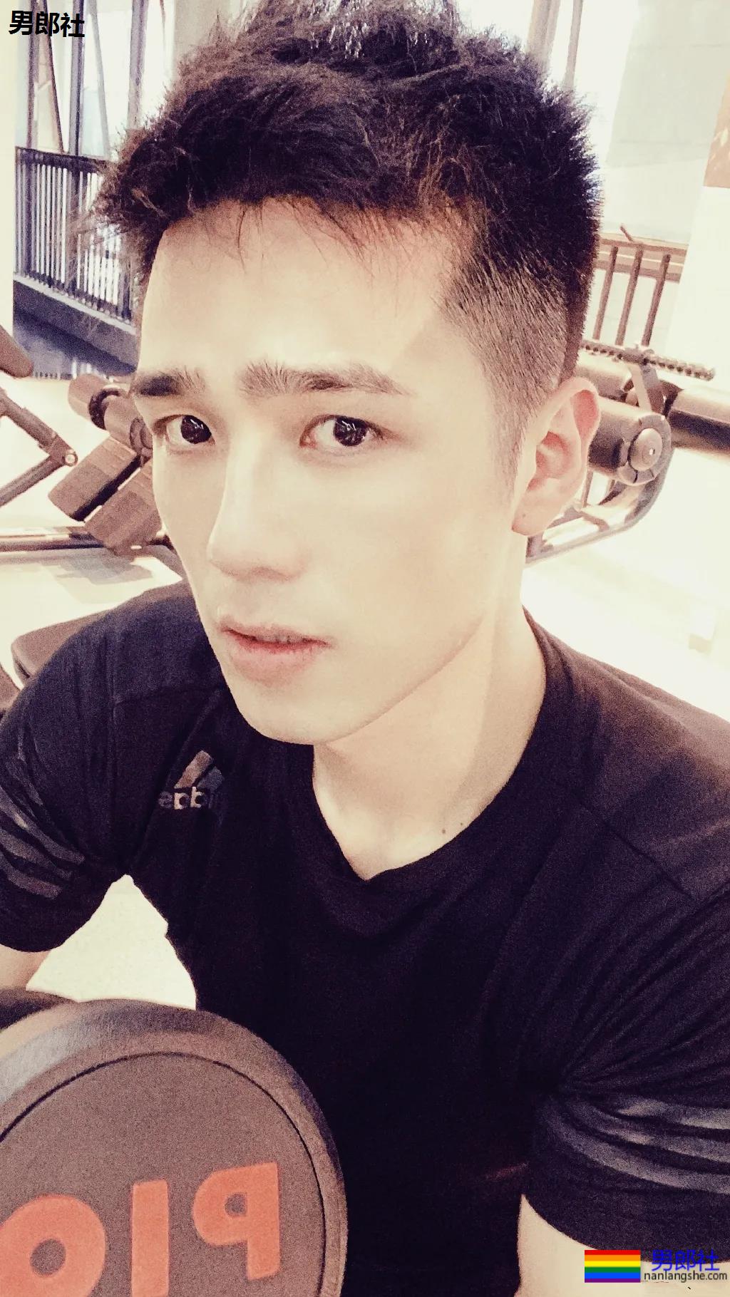 会做饭的阳光小哥哥，居家必备型男友！ - 51虹马