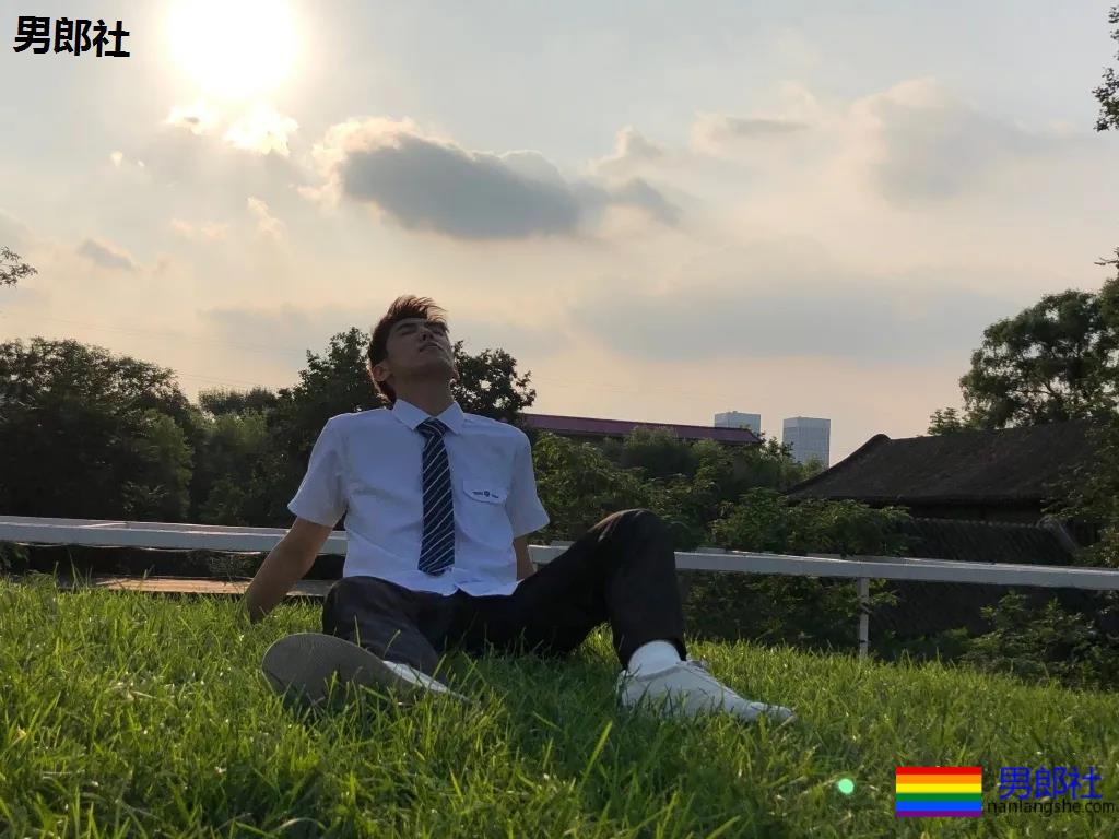 187长腿阳光少年，小哥哥简直帅到犯规！ - 51虹马