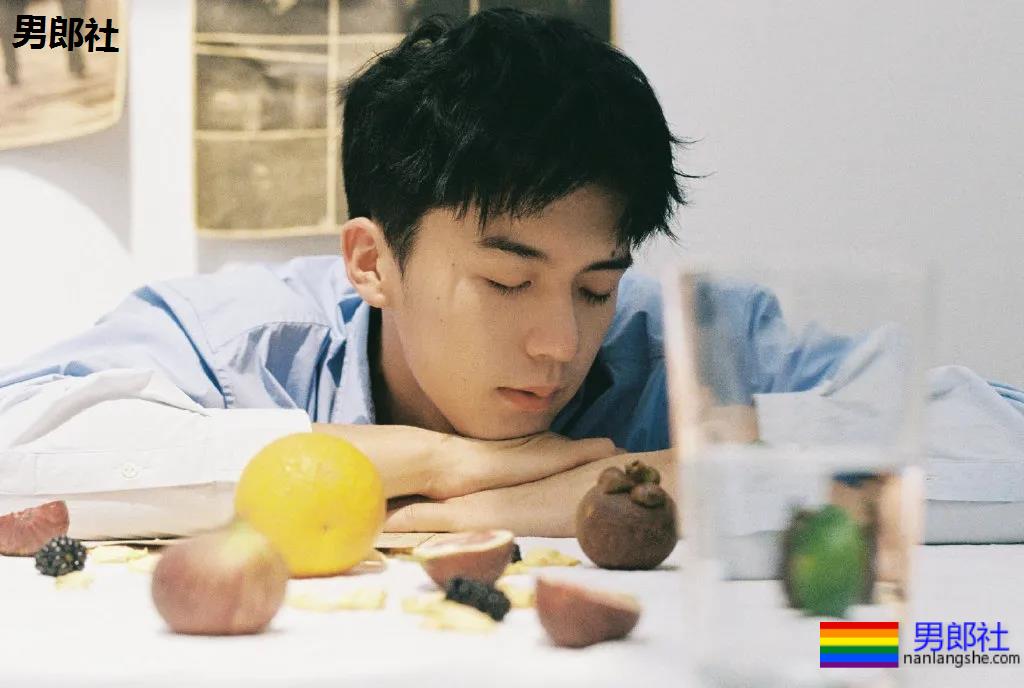 188大长腿南艺校草，人畜无害的样子馋哭了！ - 51虹马