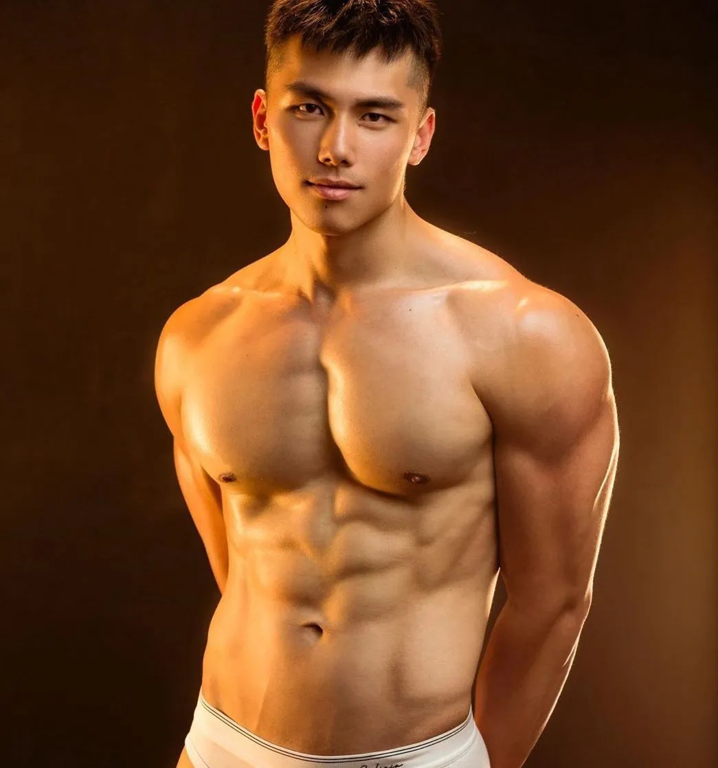 警察小哥身材健美，男人味十足，这就是安全感 - 51虹马