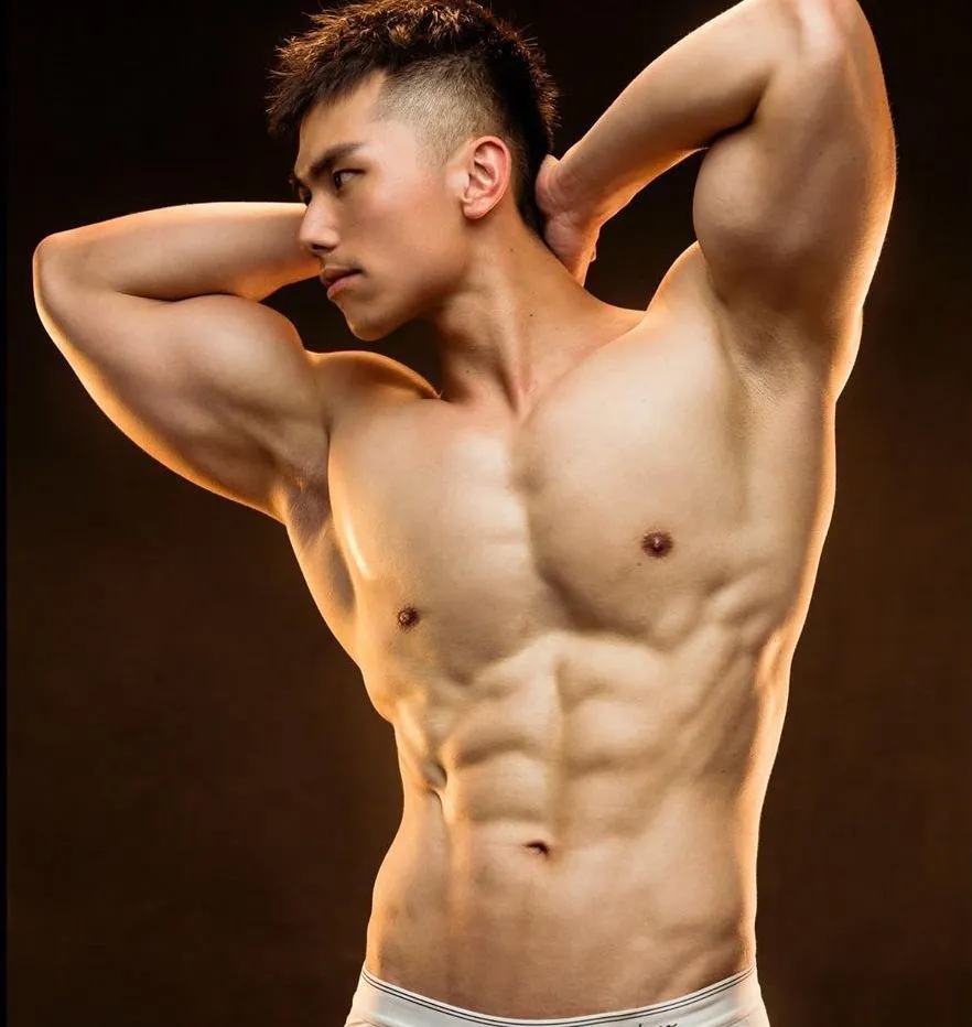 警察小哥身材健美，男人味十足，这就是安全感 - 51虹马