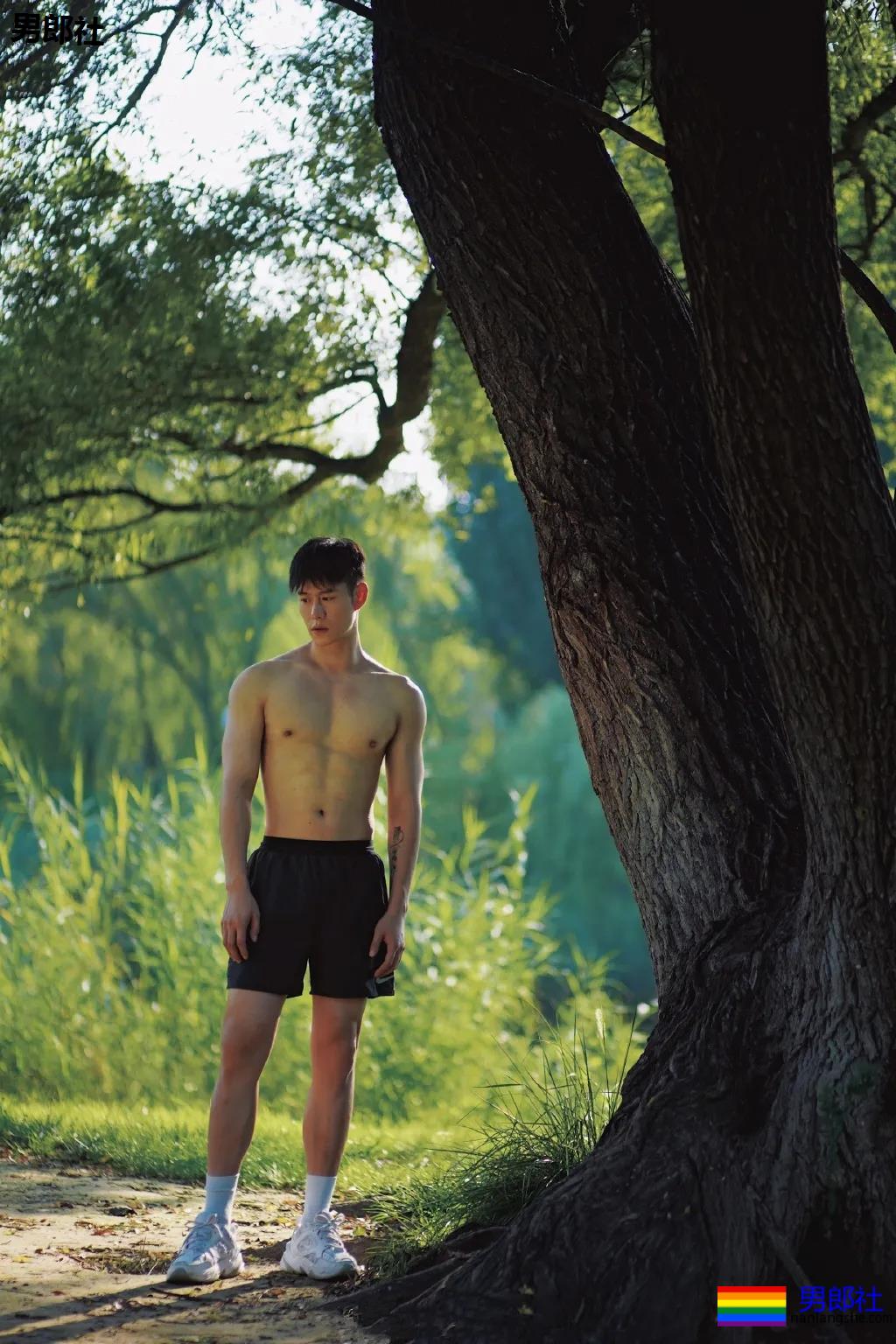 颜值和身材都在线的肌肉小哥，你可吗? - 51虹马