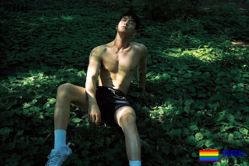 颜值和身材都在线的肌肉小哥，你可吗? - 51虹马