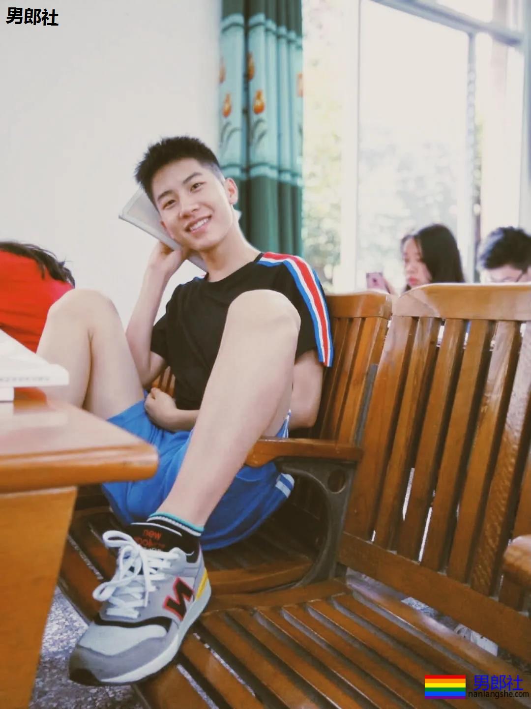 GAY版“奶茶妹妹”上热搜了! - 51虹马 GAY版“奶茶妹妹”上热搜了! - 51虹马