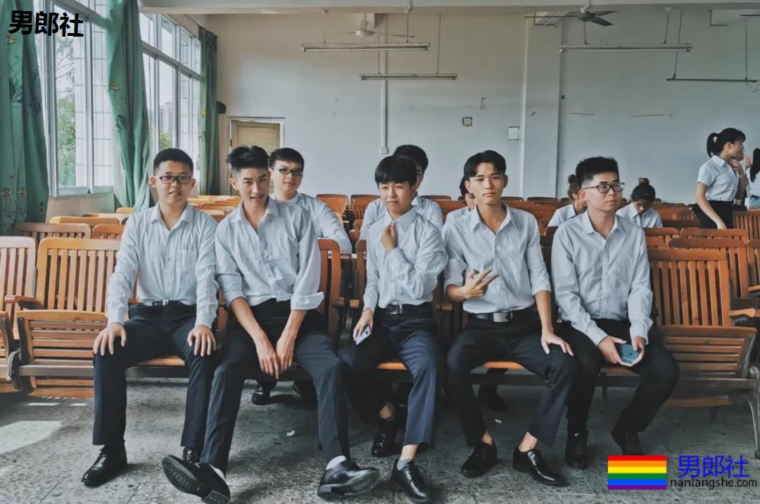 GAY版“奶茶妹妹”上热搜了! - 51虹马 GAY版“奶茶妹妹”上热搜了! - 51虹马