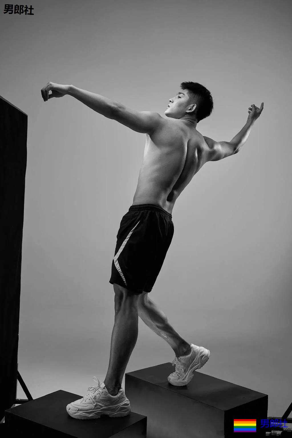 西安体院187肌肉小哥，是你理想中的体育生吗？ - 51虹马