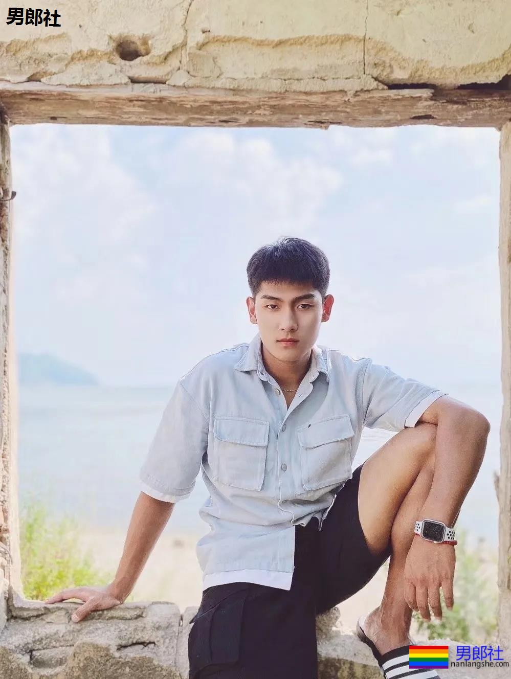 西安体院187肌肉小哥，是你理想中的体育生吗？ - 51虹马