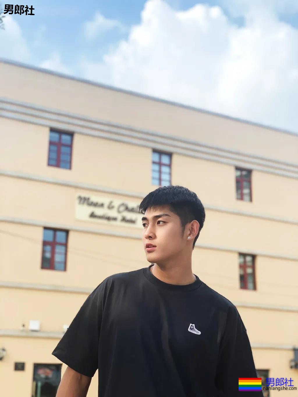 西安体院187肌肉小哥，是你理想中的体育生吗？ - 51虹马