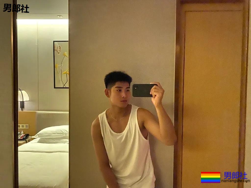 西安体院187肌肉小哥，是你理想中的体育生吗？ - 51虹马