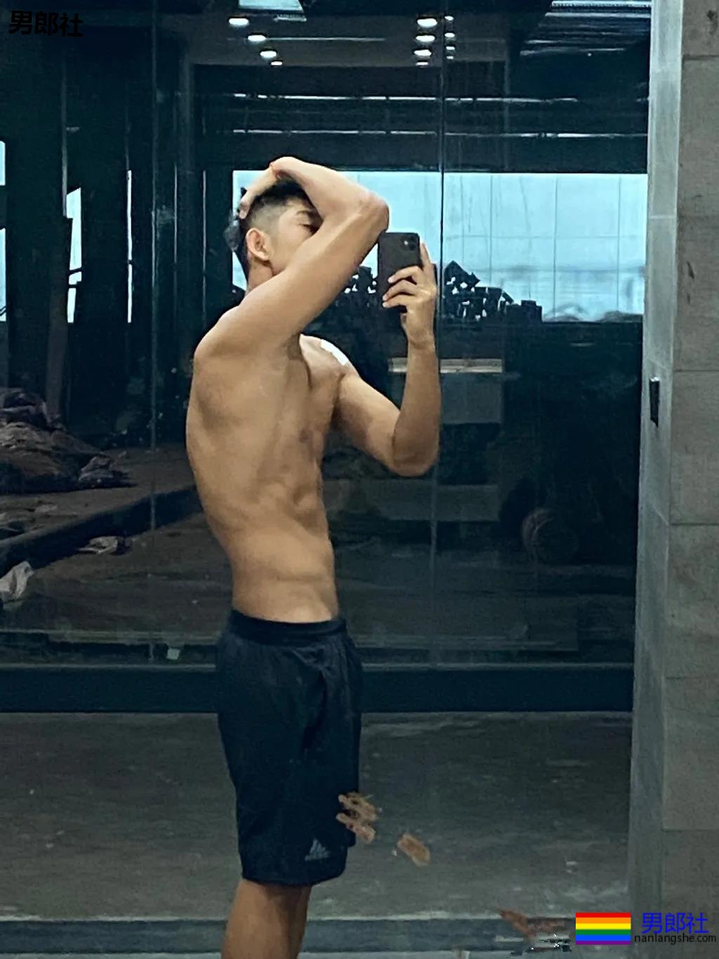 西安体院187肌肉小哥，是你理想中的体育生吗？ - 51虹马