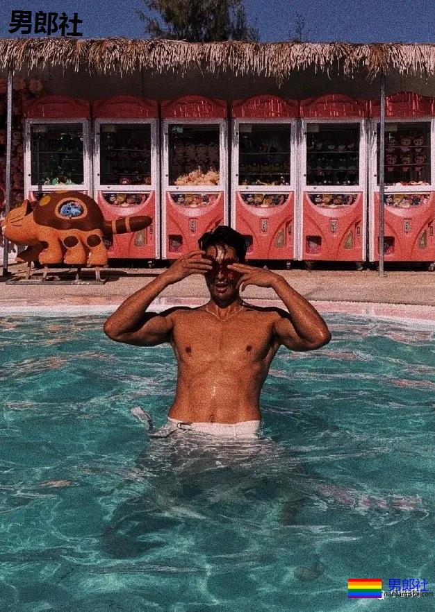 许凯早年模特照曝光，和他同期的男模如今怎么样了？ - 51虹马